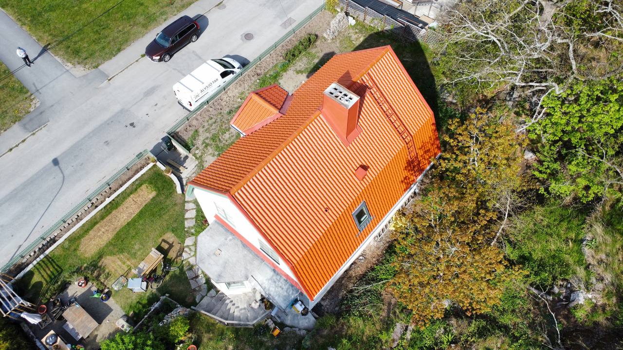 Takomläggning, Täby Kyrkby